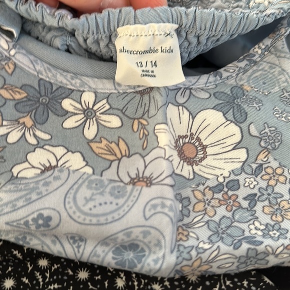 Abercrombie Kids Blue Floral Romper - Picture 4 of 4